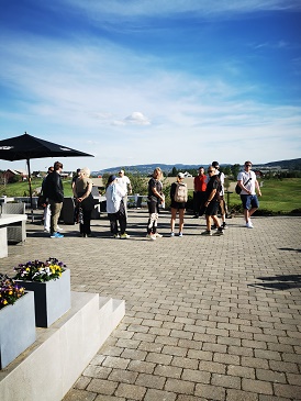 Deltagere klare for golfkurs. Hauger Golfklubb.