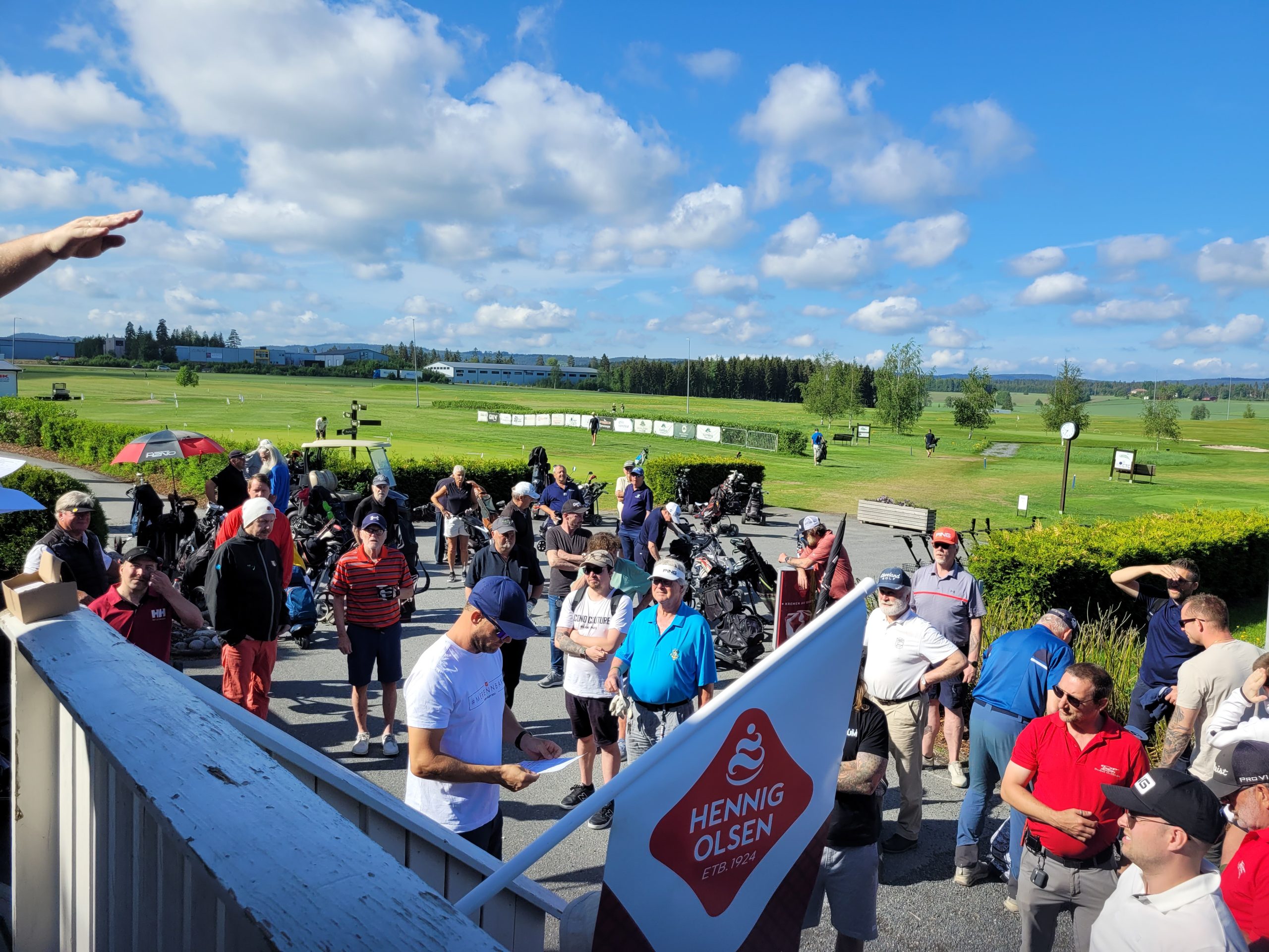 Regionsturnering på Romerike Golfklubb. Samling av deltagere.