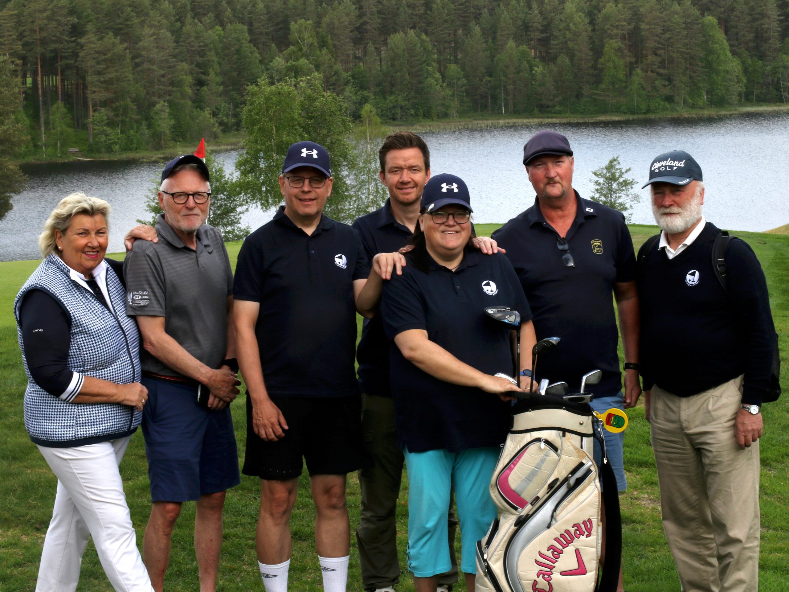 Tones slag for et bedre liv med golf. Ett slag av gangen. Norsk Ukeblad.