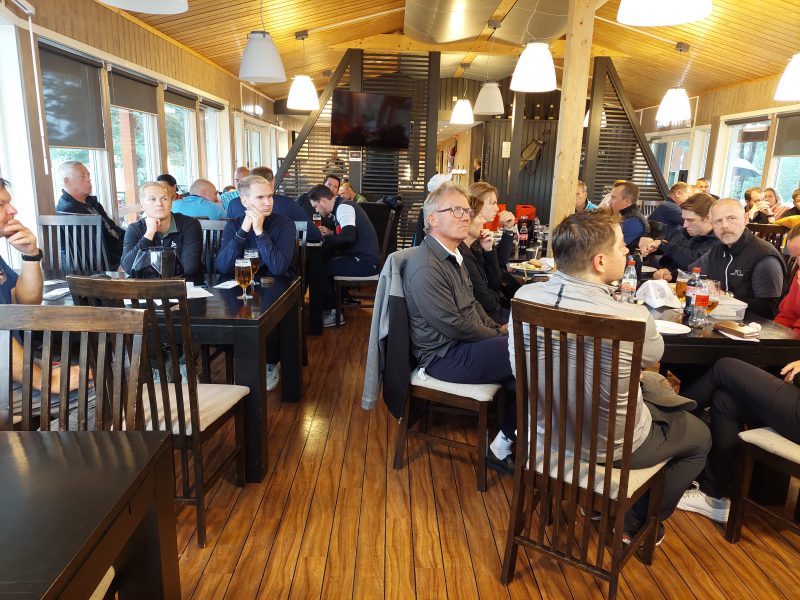 Kriminalomsorgens NM på Kongsvinger.  Samling med mat og drikke etter turneringen.