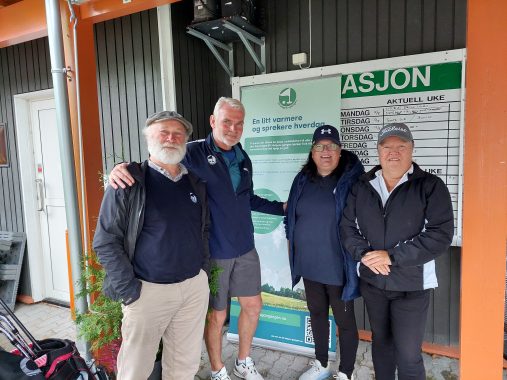 Kriminalomsorgen NM. Ett slag av gangen har stand på arrangmentet i Kongsvingers Golfklubb. Claus Mæland (f.v), Hans Tvedte, Tone Samsonstuen og Randi Gilles.