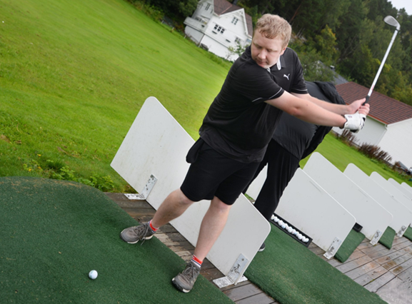 Lars Christian byttet ut dataspill med golf. Artikkel i Tidens Krav i Kristiansun.