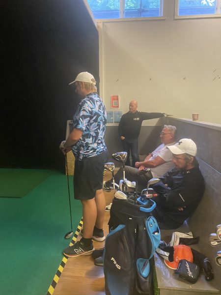Golf er herlig, hele året! Deltakere fra Bymisjonen i Kragerø.